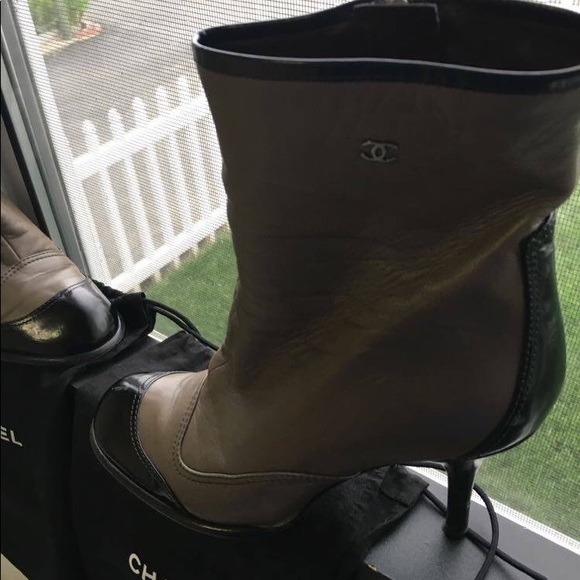 Boots - Picture 1 of 3